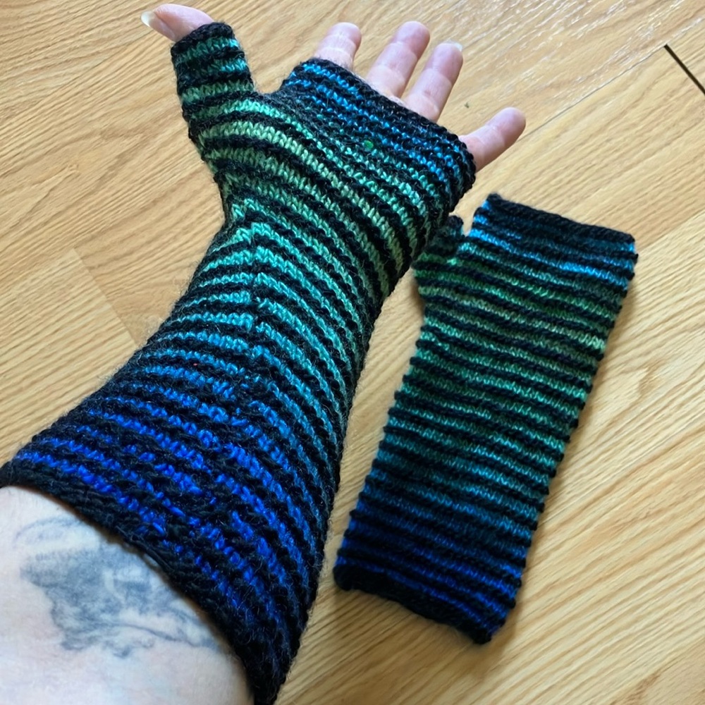 Source Unknown Striped Fingerless Gloves - Green and Blue